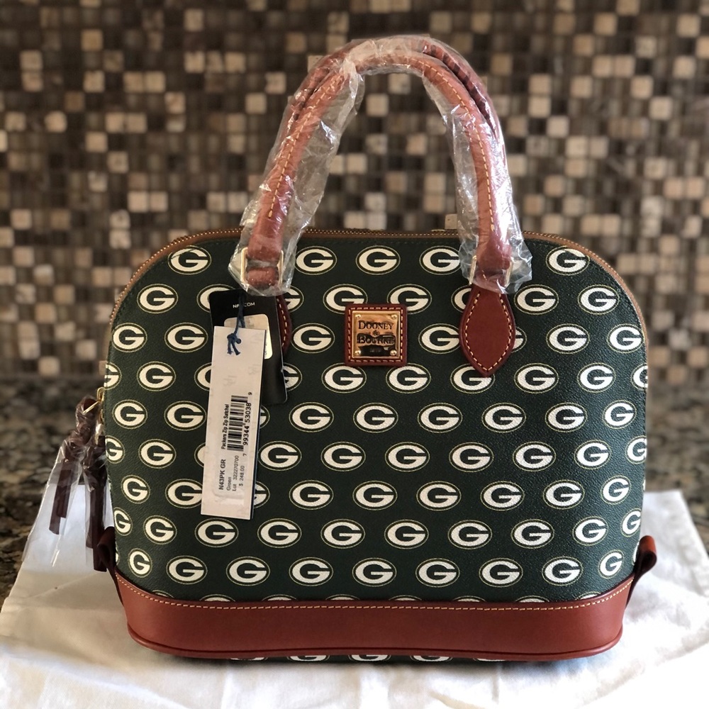 Dooney &Bourke